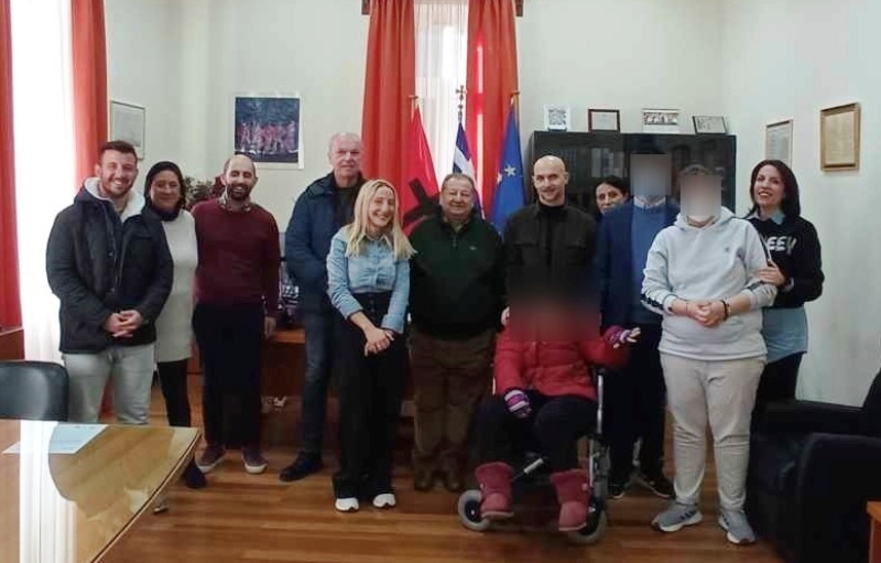 Ζητήματα προσβασιμότητας των Ατόμων με Αναπηρία, σε συνάντηση του Δ. Καλογερόπουλου με εκπαιδευτικούς και μαθητές του ΕΕΕΕΚ Αιγίου