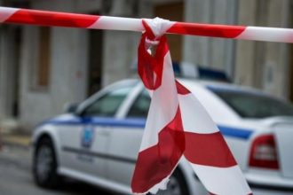 Αμπελόκηποι: Προφυλακίστηκε ο 39χρονος που σκότωσε τη σύζυγό του και κρατούσε το πτώμα στο πατάρι