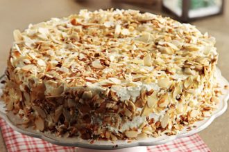 Τούρτα αμυγδάλου με καφέ