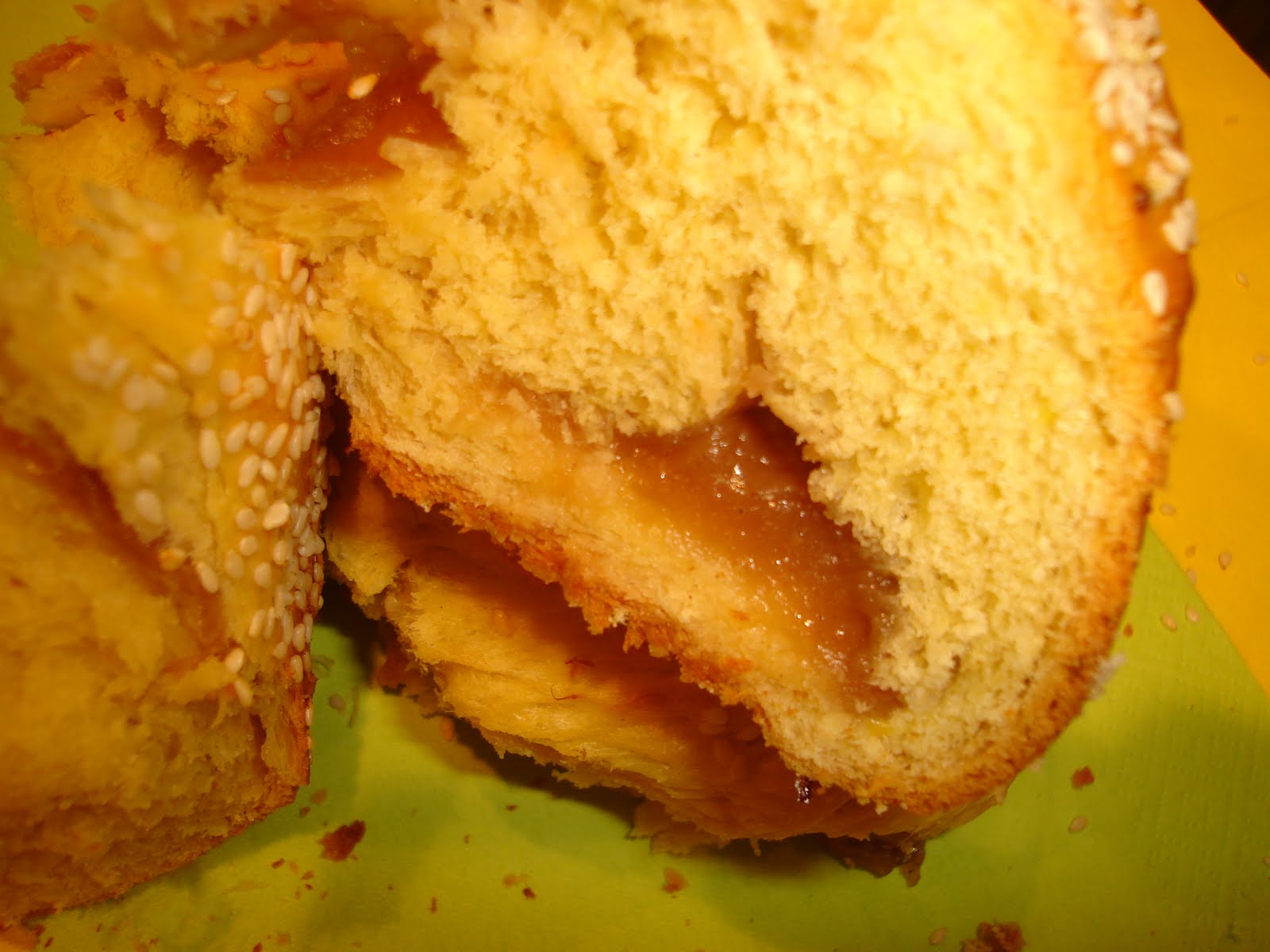 Tσουρέκια με γέμιση σοκολάτα ή κάστανο!