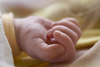 Αιγιάλεια: Οι δίδυμες δασκάλες που γέννησαν την ίδια μέρα - ΦΩΤΟΓΡΑΦΙΑ