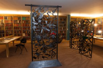 Εγκαινιάστηκε η έκθεση Γλυπτικής του Νίκου - Γιώργου Παπουτσίδη στο Μορφωτικό Ίδρυμα της ΕΣΗΕΑ