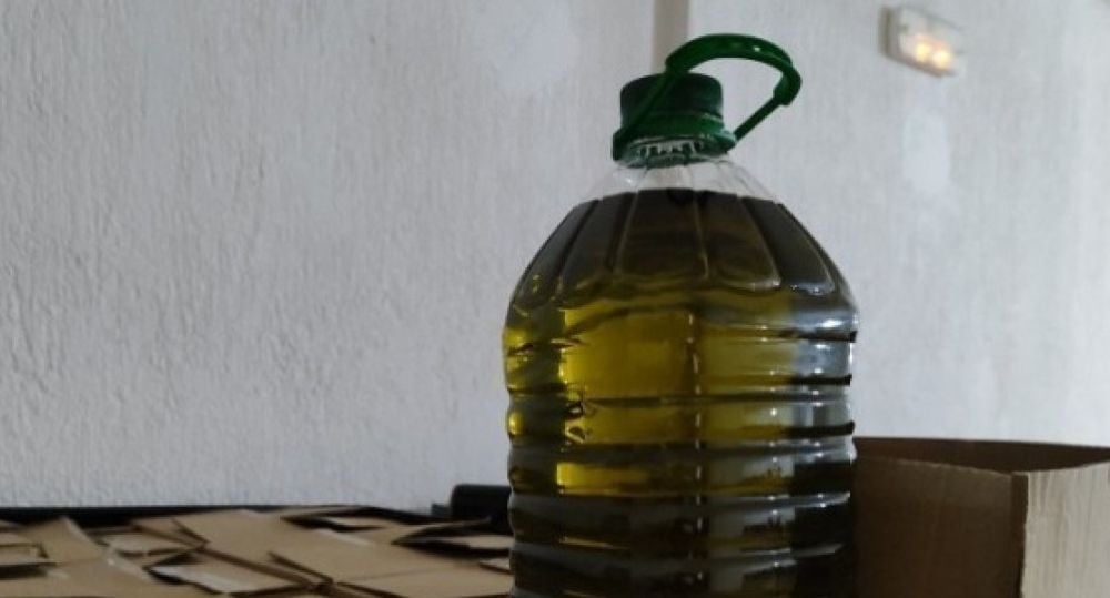 Ημαθία: Νόθευαν ηλιέλαιο και το παρουσίαζαν ως «έξτρα παρθένο ελαιόλαδο» – Εξαρθρώθηκαν δύο κυκλώματα