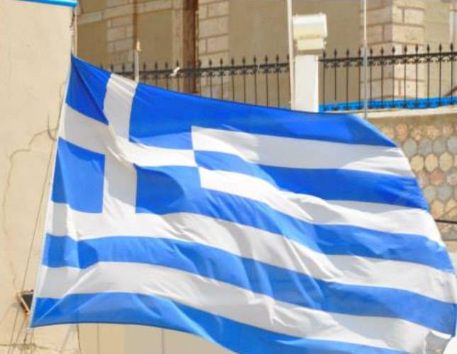 Σανταμέρι: Ανεβαίνει κάθε χρόνο στο πιο ψηλό σημείο για να αναρτήσει την Ελληνική Σημαία! ΦΩΤΟ
