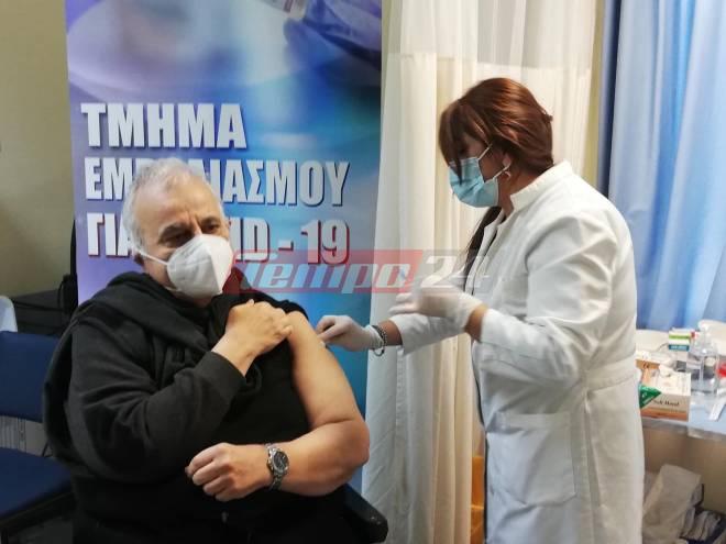 Πάτρα: Εμβολιάστηκε ο πρώην Πρύτανης το Πανεπιστημίου, Γ. Παναγιωτάκης