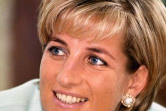 Μαλλιά: Η συμβουλή του κομμωτή της Νταϊάνα για να τα διατηρήσετε όμορφα και υγιή το καλοκαίρι