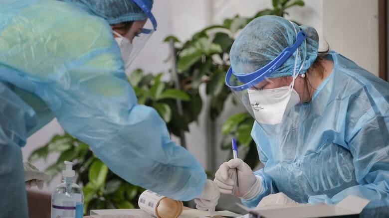 Κορονοϊός: 7.365 νέα κρούσματα - Σταθερά κινείται η Αχαΐα