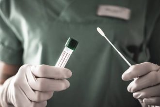 Πατρινός δημοσιογράφος ανακοίνωσε ότι βγήκε θετικός στον κορονοϊό - ΦΩΤΟ