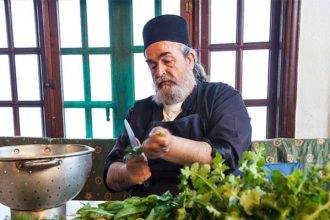 Δύο αγιορείτικες συνταγές του π. Επιφάνιου για πεντανόστιμα σαρακοστιανά κεφτεδάκια