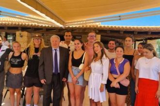 Πάτρα: Επίσκεψη του Γ.Γ. Απόδημου Ελληνισμού στο Θερινό Σχολείο του ΕΑΠ