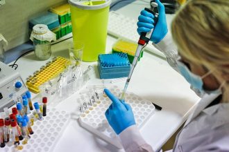 Καμπανάκι από τους ειδικούς για την αύξηση των περιστατικών στρεπτόκοκκου - Όσα πρέπει να γνωρίζουμε