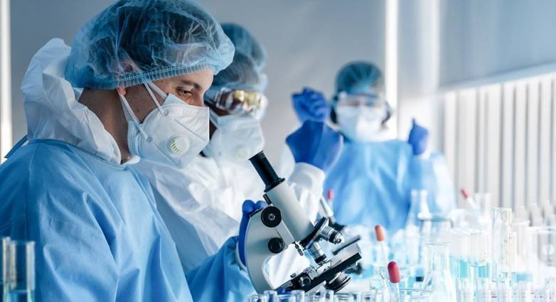 «Καμπανάκι» των ειδικών από την ταχύτατη εμφάνισης στην Ελλάδα της νέας μετάλλαξης του κορονοϊού