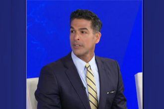 Νίκος Αναδιώτης: Συλλυπητήρια για τον θάνατο του Δημάρχου Αιγιαλείας