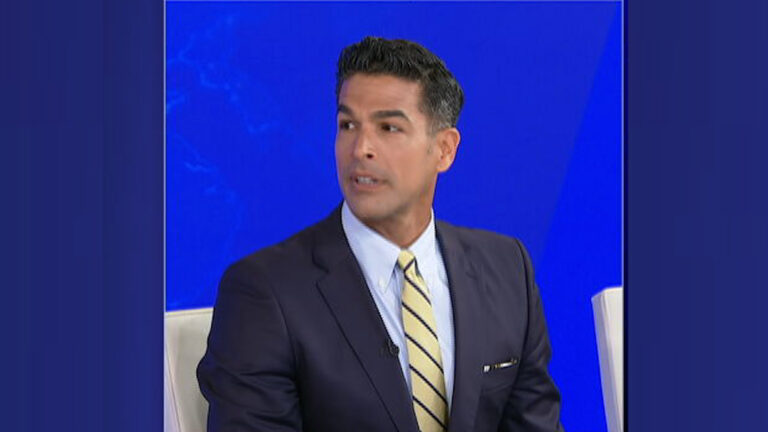 Νίκος Αναδιώτης: Συλλυπητήρια για τον θάνατο του Δημάρχου Αιγιαλείας