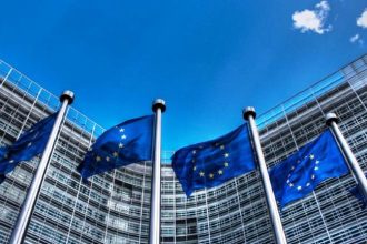 Οι Βρυξέλλες προειδοποιούν για το ρωσικό «σκιώδη στόλο» και δηλώνουν ότι θα λάβουν ισχυρότερα αντίμετρα