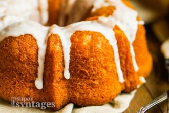 Εύκολο Χριστουγεννιάτικο κέικ με γλάσο