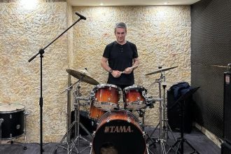 Ο Λοβέρδος θα παίξει ντραμς σε πανηγύρι στη Φωκίδα!