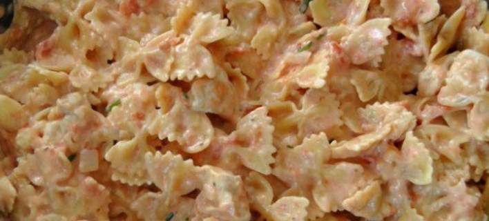 Φαρφάλες ζουμερές με κοτόπουλο