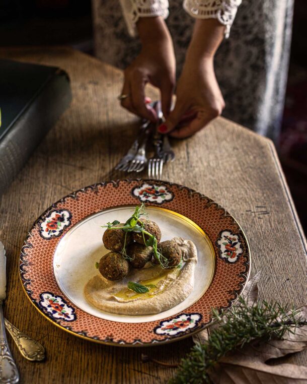 Φαλάφελ με σάλτσα ταχινιού