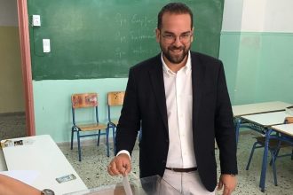 Στο 3ο Ημερήσιο Γυμνάσιο Αγρινίου ψηφίζει ο Νεκτάριος Φαρμάκης