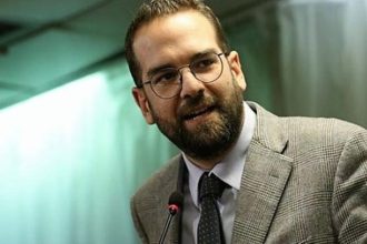 Θετικός στον κορονοϊό ο Νεκτάριος Φαρμάκης