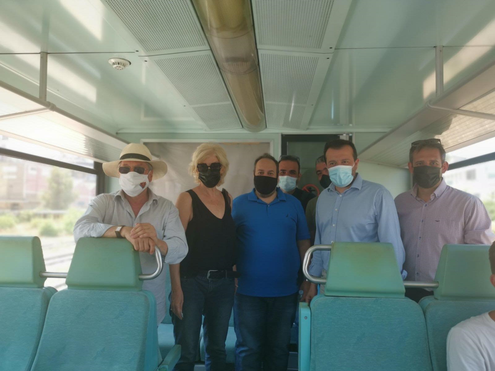 Μάρκου και Αναγνωστοπούλου στο τρένο με Παππά