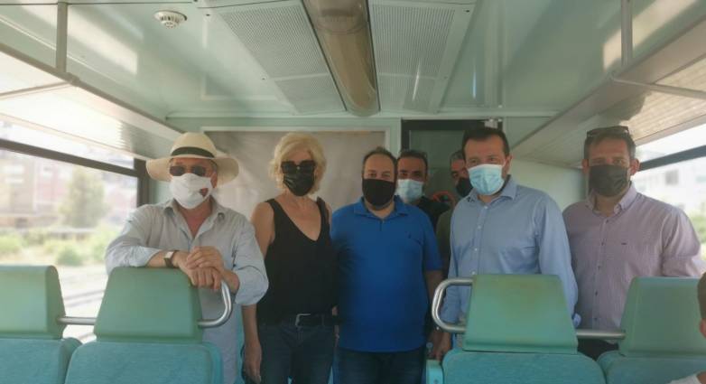 Ο ΣΥΡΙΖΑ πήγε βόλτα με τον προαστιακό