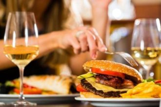 Μάθετε τις τέσσερις χειρότερες τροφές για την υγεία μας