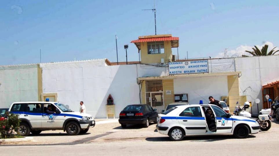 Αχαΐα: Κρατούμενος των φυλακών Αγίου Στεφάνου θα επέστρεφε μετά από άδεια με ναρκωτικά - Δύο συλλήψεις από την ΕΛ.ΑΣ.