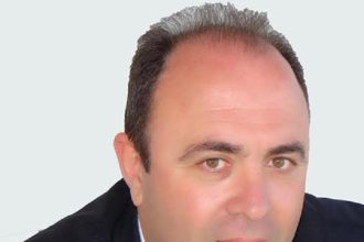 Οι πρώην αποθήκες του ΑΣΟ στοχοποιούνται και συγχρόνως δέχονται πισώπλατο χτύπημα