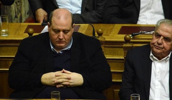 Ο υπνάκος στη βουλή, ο Νίκος Φίλης και το πρόβλημα υγείας