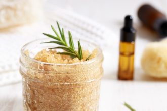 Scrub για το σώμα με καρύδα