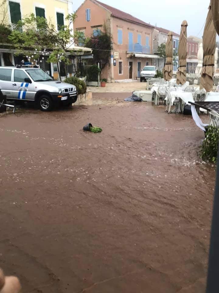 "Ιανός": Αγνώριστο το λιμανάκι στο Φισκάρδο! ΦΩΤΟ