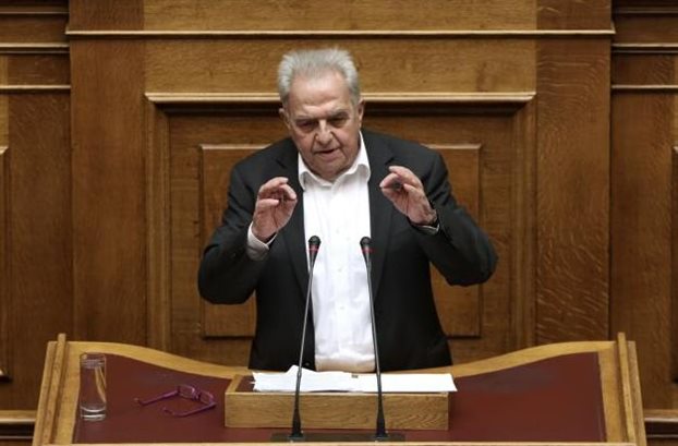 Αλέκος Φλαμπουράρης: Έκλεψαν το αυτοκίνητό του έξω από το σπίτι του