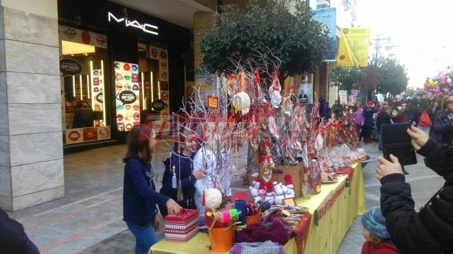 Πάτρα: Ξεκίνησε το παζάρι για τη "Φλόγα" στον πεζόδρομο της Ρήγα Φεραίου - ΔΕΙΤΕ ΦΩΤΟΓΡΑΦΙΕΣ