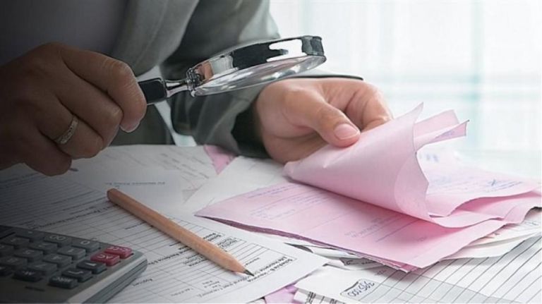 Πάτρα: Πρόστιμο μαμούθ σε λογιστή για τεράστια φοροδιαφυγή με εικονικά τιμολόγια!