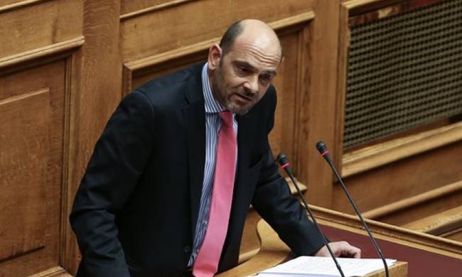 Γιατί ο Ιάσονας Φωτήλας τα έβαλε με υπουργούς