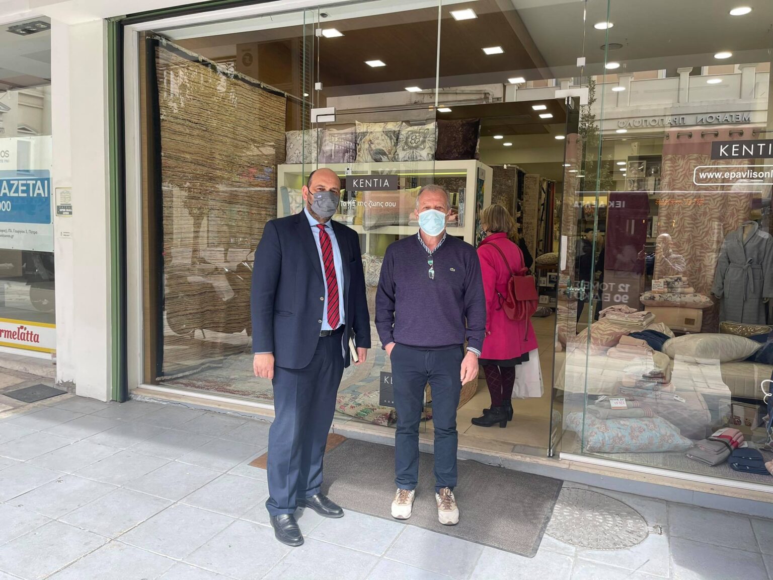 Ιάσονας Φωτήλας: Επαφή με εμπόρους