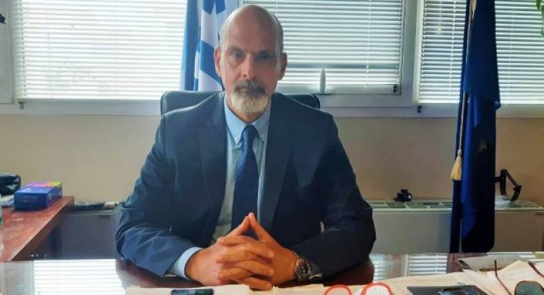 Ο Χαράλαμπος Μπονάνος αποχαιρετά τον καθηγητή του...