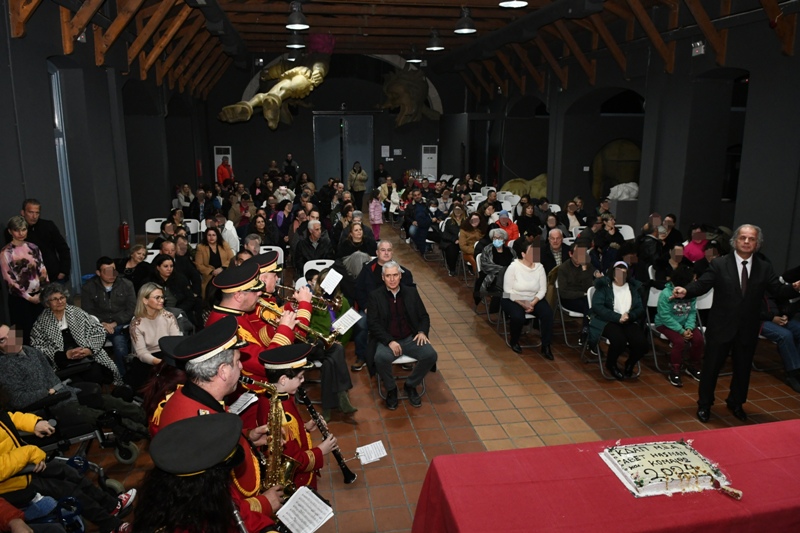 Σε εορταστικό κλίμα η κοπή της πίτας για τα παιδιά των Κ.Δ.Α.Π. ΑμεΑ «ΑΜΠΕΤ ΧΑΣΜΑΝ» και «ΚΟΜΑΙΘΩ» (ΦΩΤΟ)