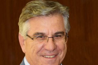 Πάτρα: Συγχαρητήρια Μπάκου στον Δ. Γούμενο