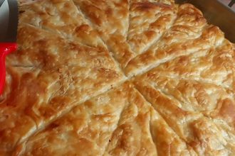 Φθινοπωρινή σπανακοπρασόπιτα