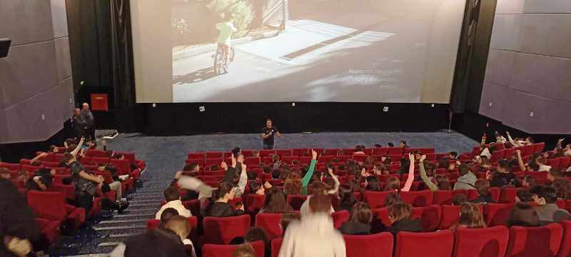 Μαθητές του Γυμνασίου Σαραβαλίου παρακολούθησαν την ταινία «Τα Όριά μας»