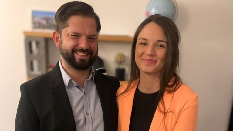 Η όμορφη Ελληνίδα επιστήμονας στο πλευρό του πρόεδρου της Χιλής!