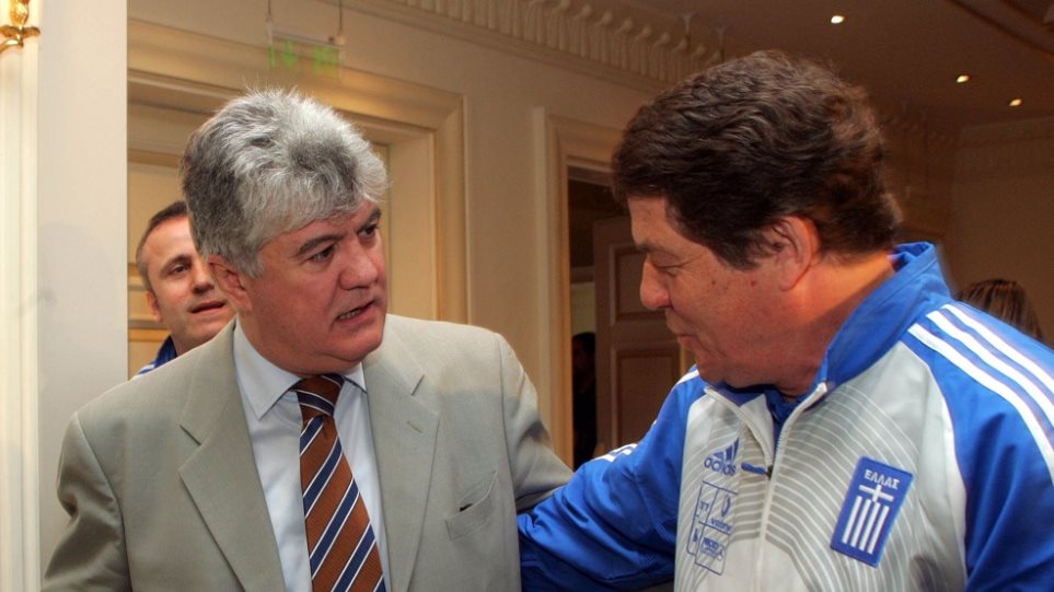 Τα χρήματα για τους πυρόπληκτους της Ηλείας που έγιναν μπόνους στον Ρεχάγκελ…