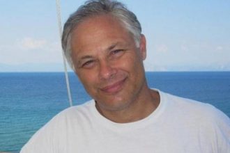 Ακόμη καίμε τα κλαδέματα αντί να τα θρυμματίζουμε με επιδότηση!