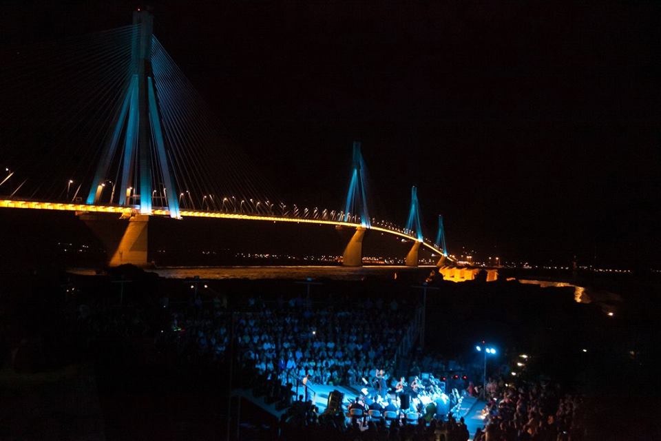 Συναυλία για τα 12 χρόνια λειτουργίας της Γέφυρας με φόντο την φωταγωγημένη ζεύξη Ρίου - Αντιρρίου - ΝΕΕΣ ΦΩΤΟΓΡΑΦΙΕΣ