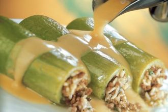 Φτιάξτε πεντανόστιμα κολοκυθάκια γεμιστά από την ειδικό