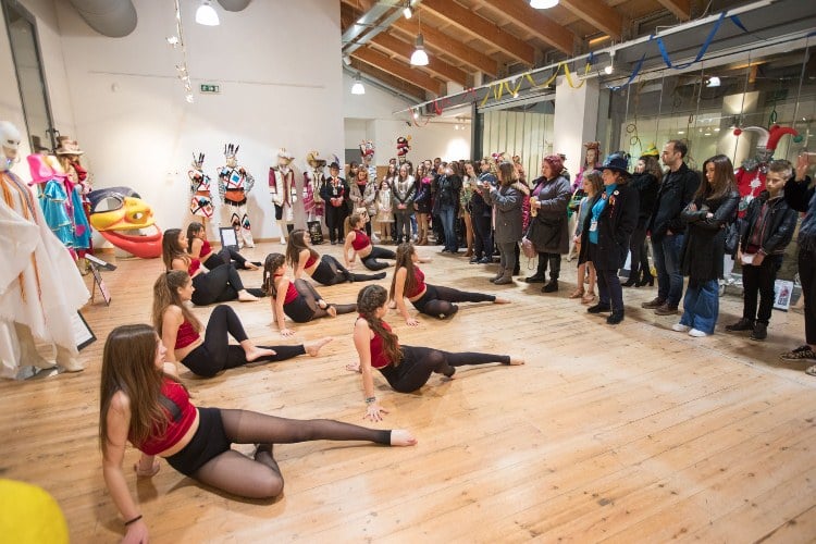 Πάτρα: Όλες οι καρναβαλικές στολές στην Αγορά Αργύρη