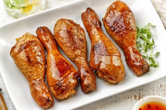 Μπουτάκια κοτόπουλου με σως από μέλι